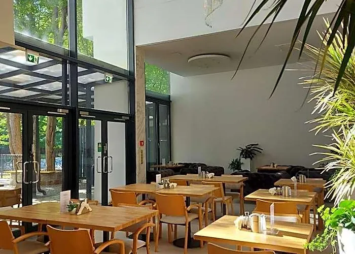 Gartenhotel Altmannsdorf Hotel 4*